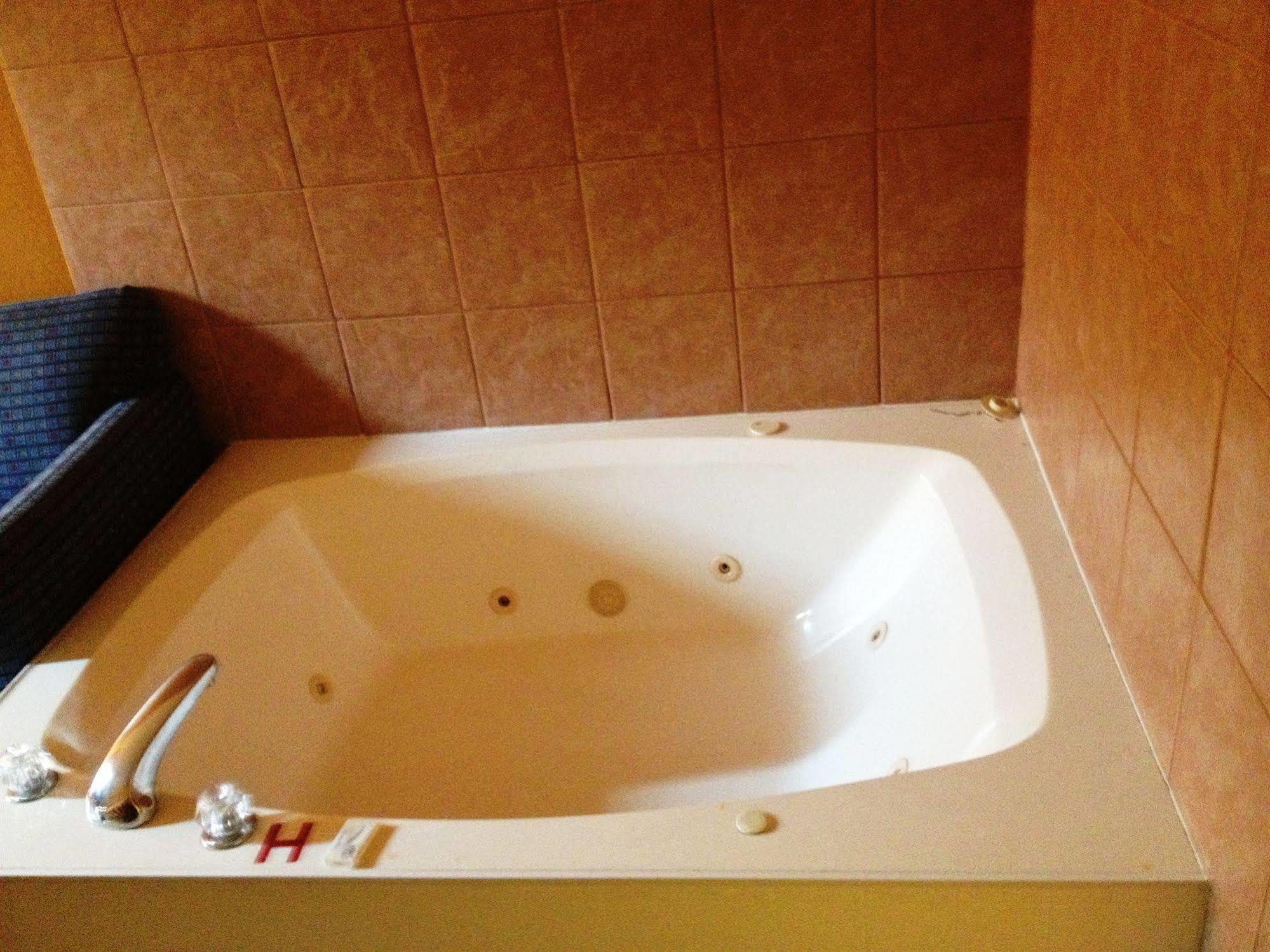 Real Value Inn Memphis Exteriör bild